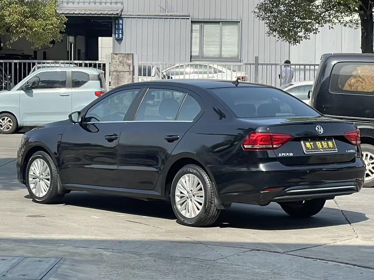 Volkswagen Lavida XR 2021 thumb 2