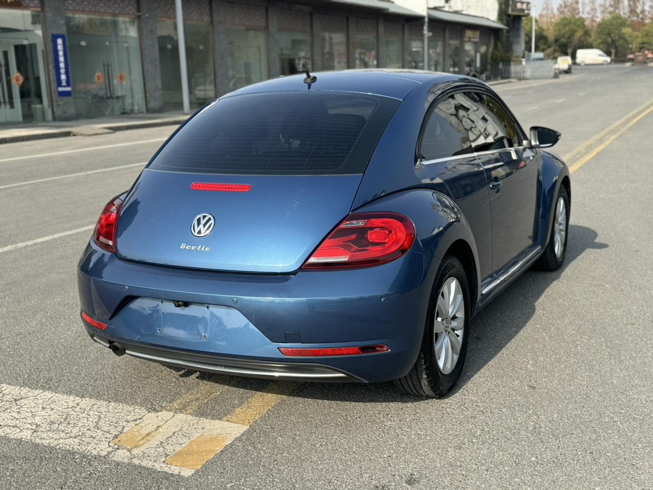 Volkswagen Beetle 2019 thumb 2