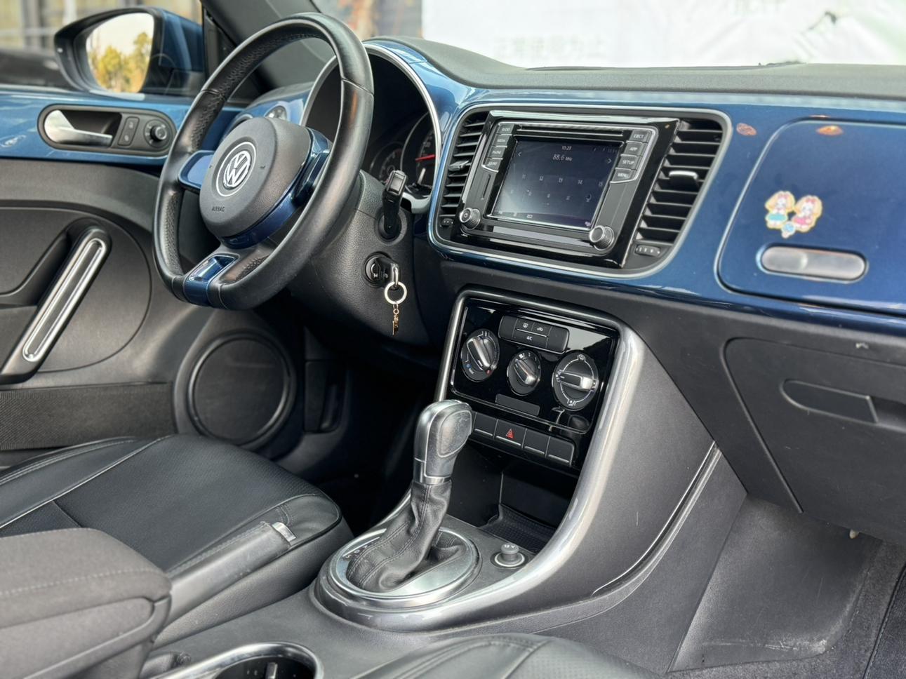 Volkswagen Beetle 2019 thumb 6