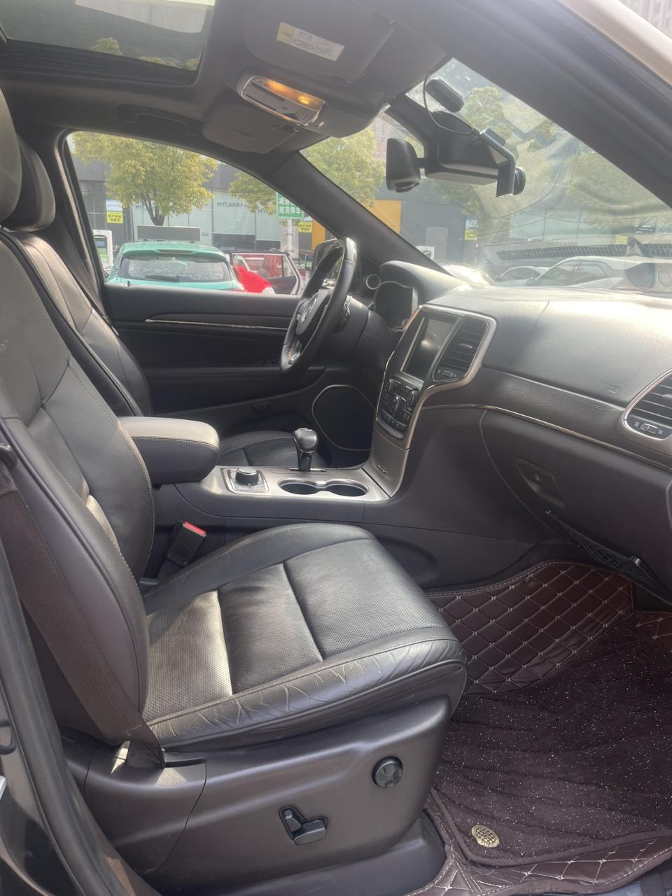 Jeep Grand Cherokee 2013 thumb 9