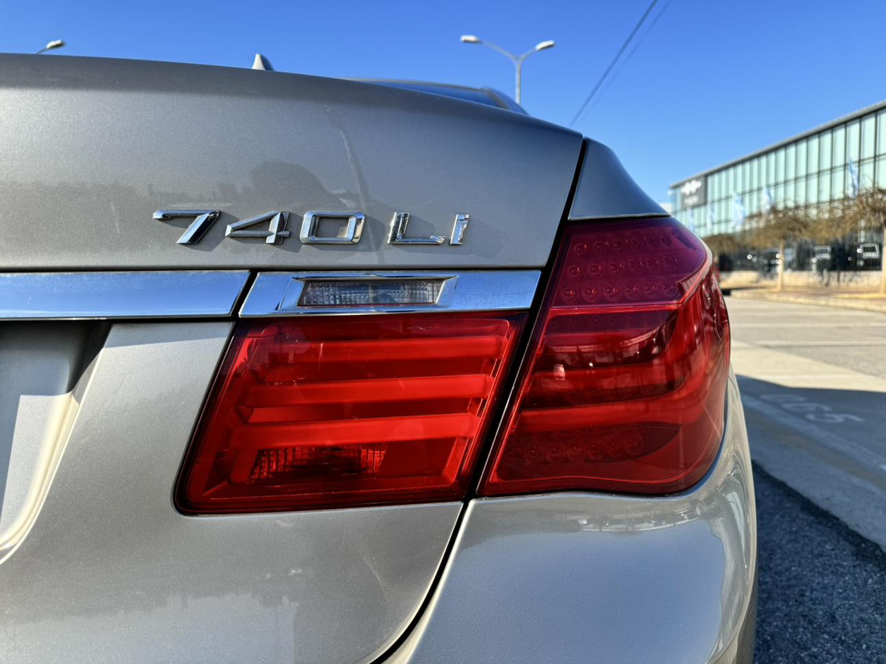 BMW 7 серии 2010 thumb 7