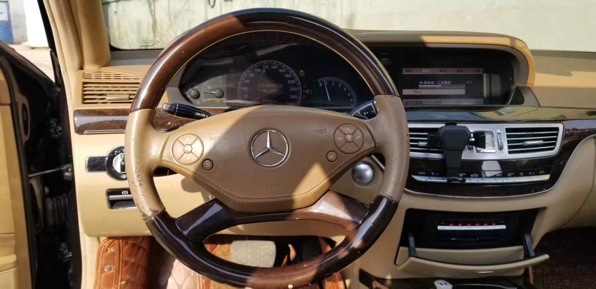 Mercedes-Benz S-Class 2011 thumb 10