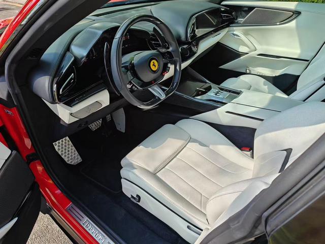 Ferrari Purosangue 2023 thumb 3