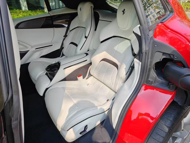 Ferrari Purosangue 2023 thumb 6