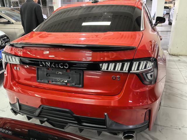 Lynk & Co 03 2019 thumb 2