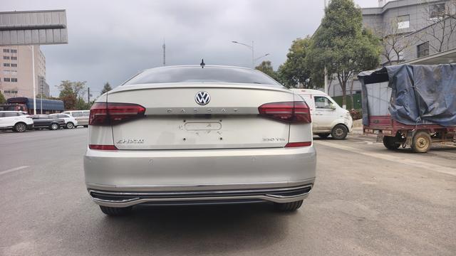 Volkswagen Passat 2019 thumb 3