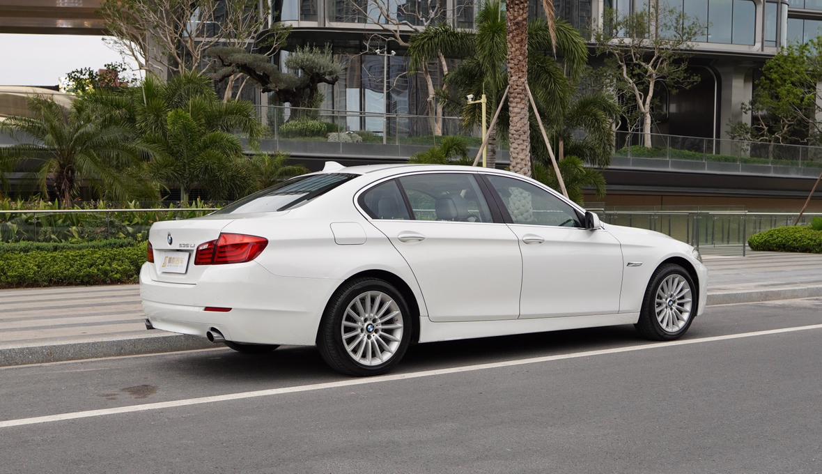 BMW 5 серии 2012 thumb 5