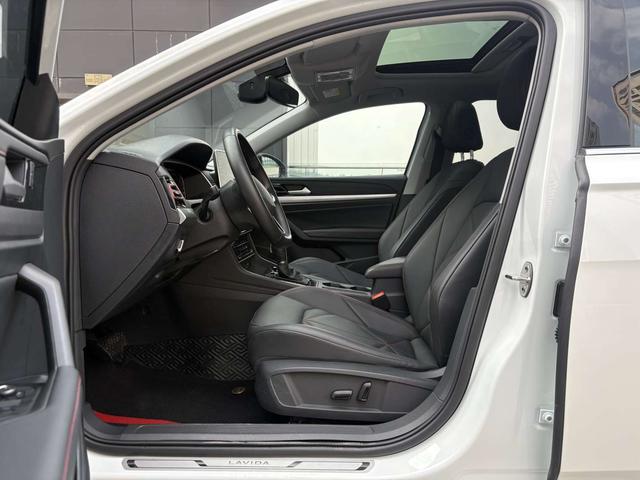 Volkswagen Lavida XR 2023 thumb 4