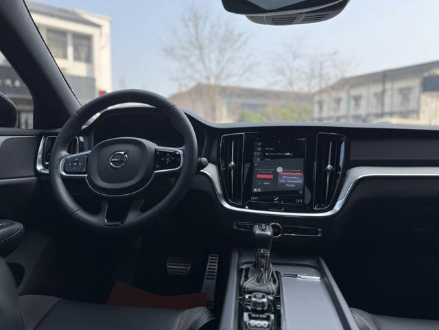 Volvo S60 2021 thumb 6