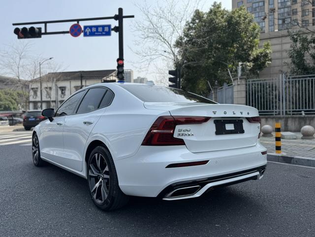Volvo S60 2021 thumb 7