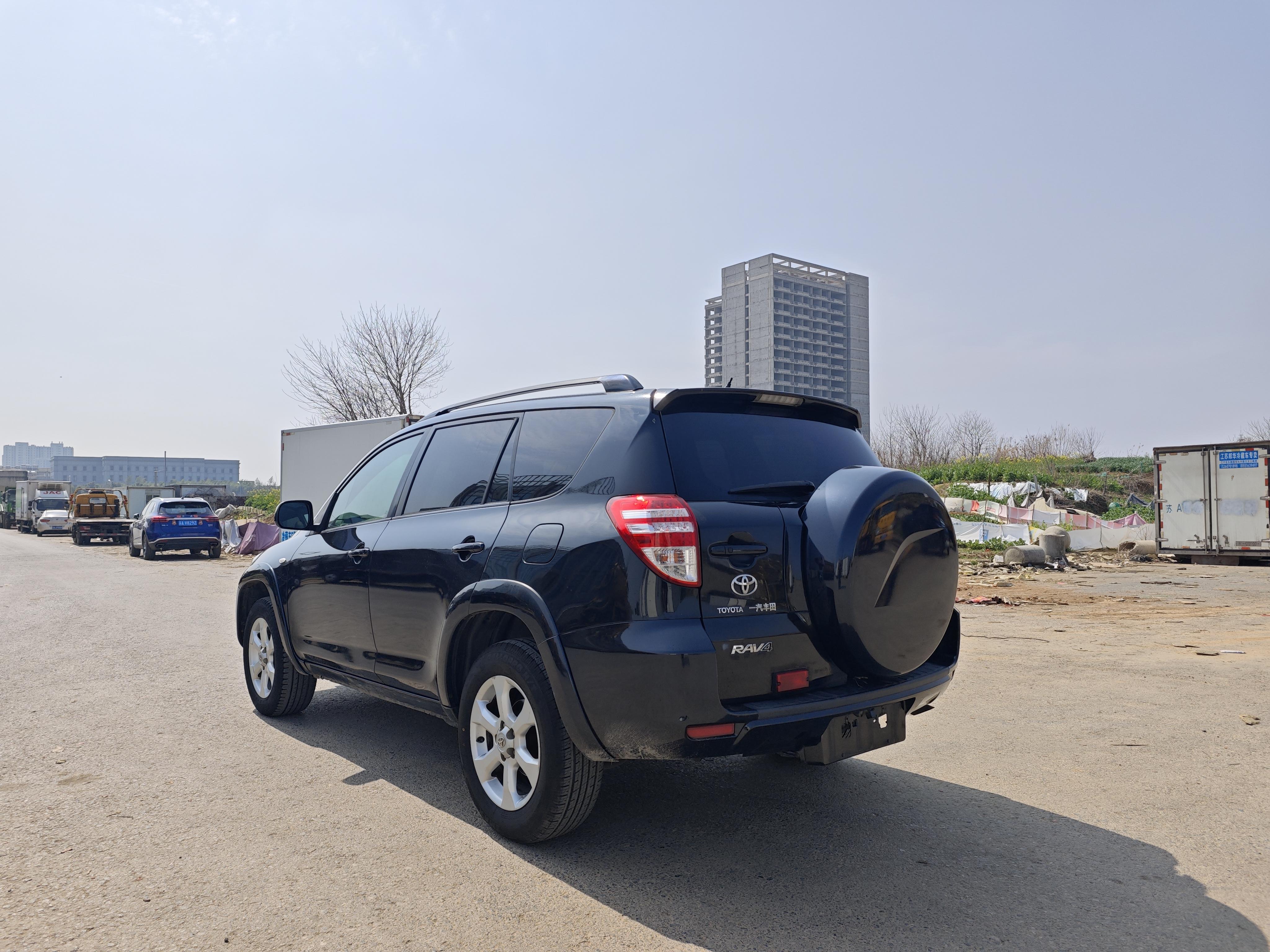 Toyota RAV4 2010 thumb 3