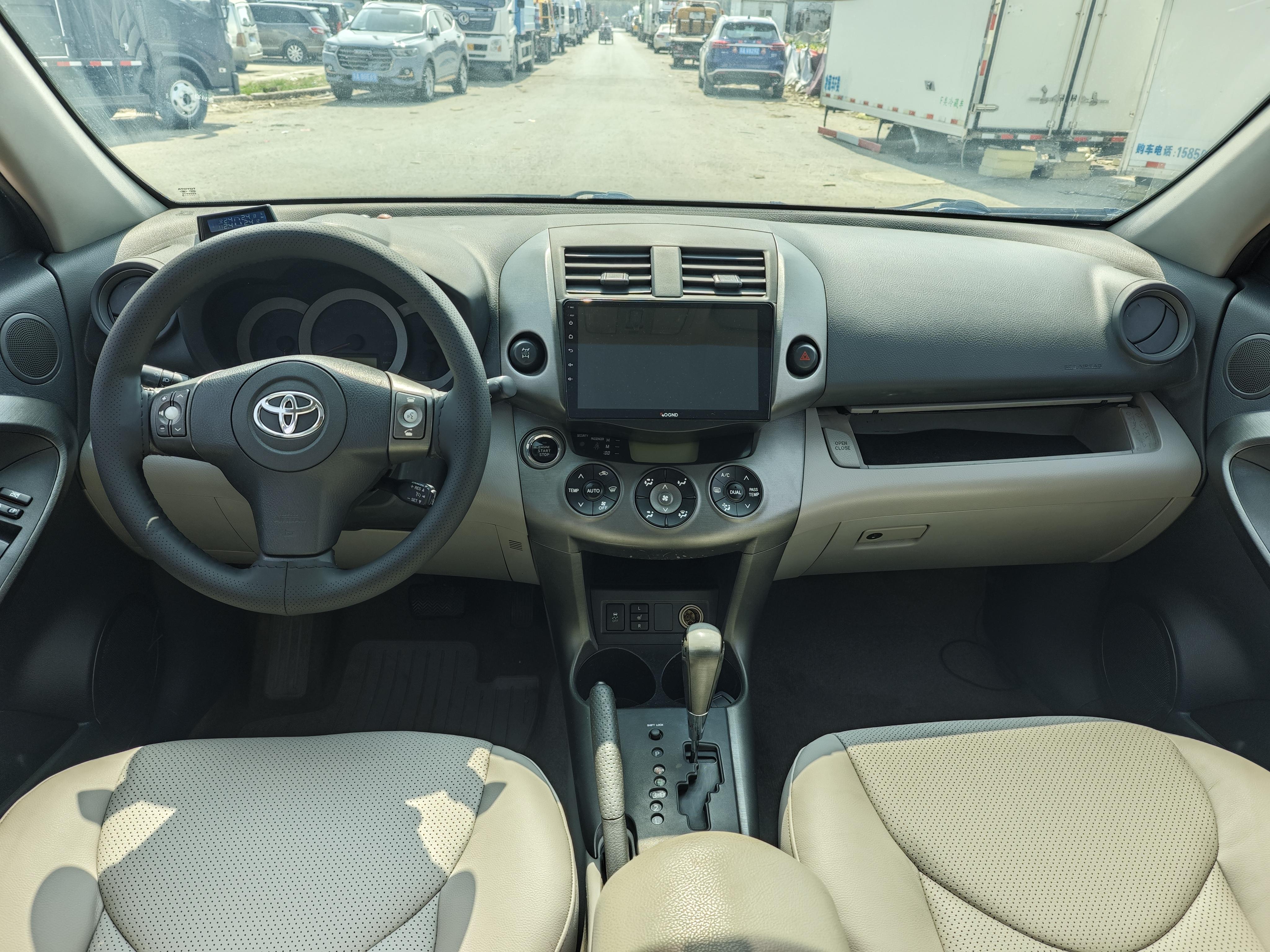 Toyota RAV4 2010 thumb 8