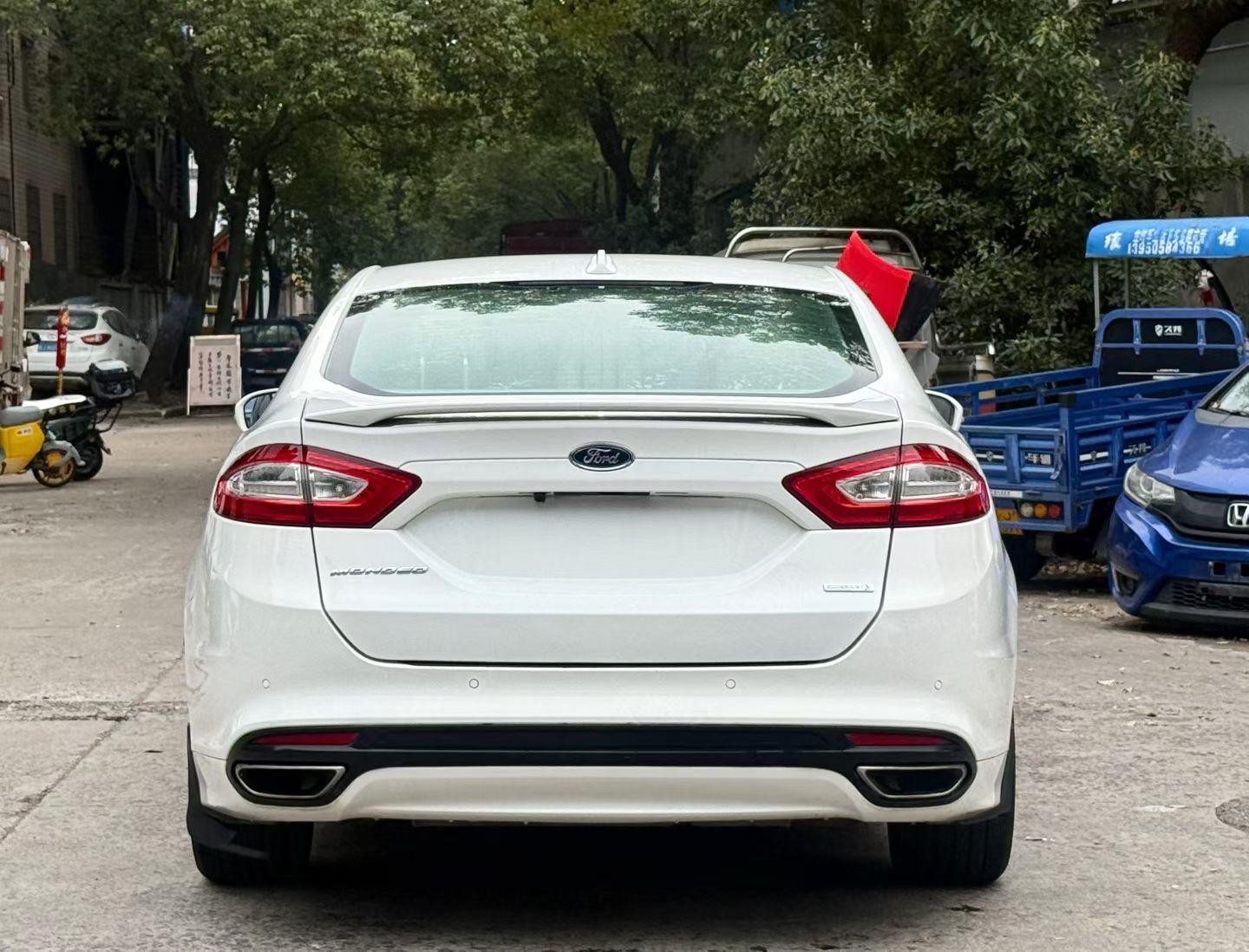Ford Mondeo 2013 thumb 12