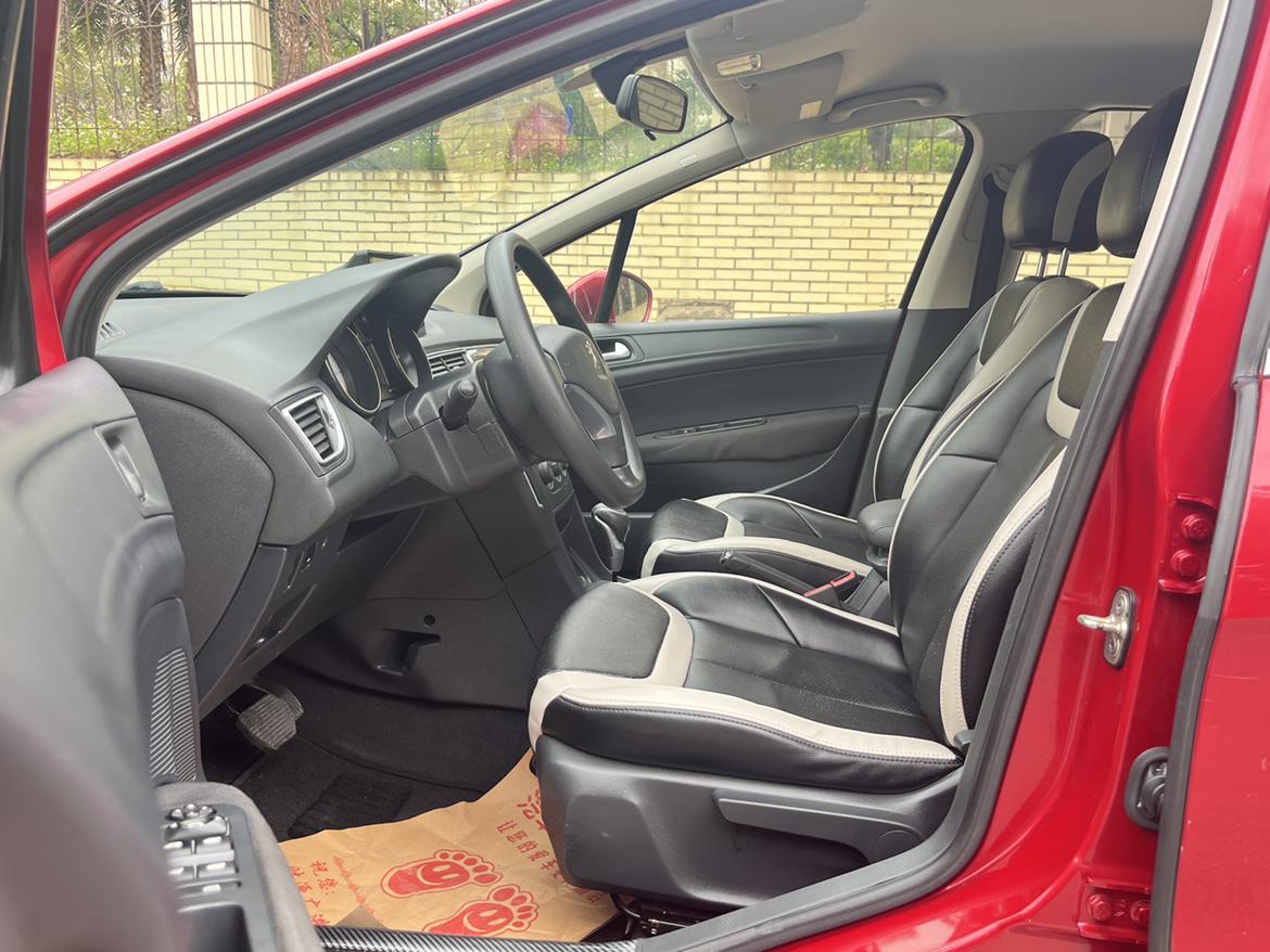 Peugeot 308 2016 thumb 5