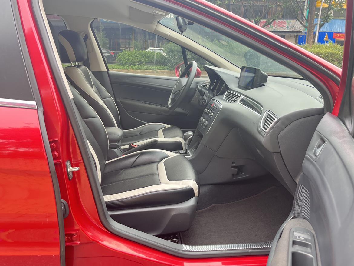 Peugeot 308 2016 thumb 7
