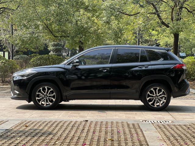 Toyota Frontlander 2022 thumb 2