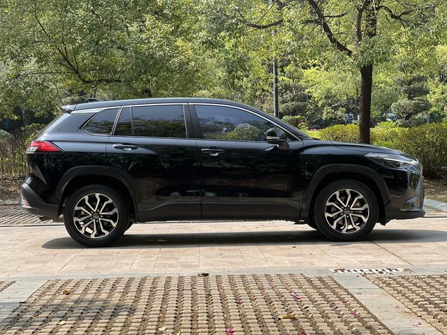 Toyota Frontlander 2022 thumb 5