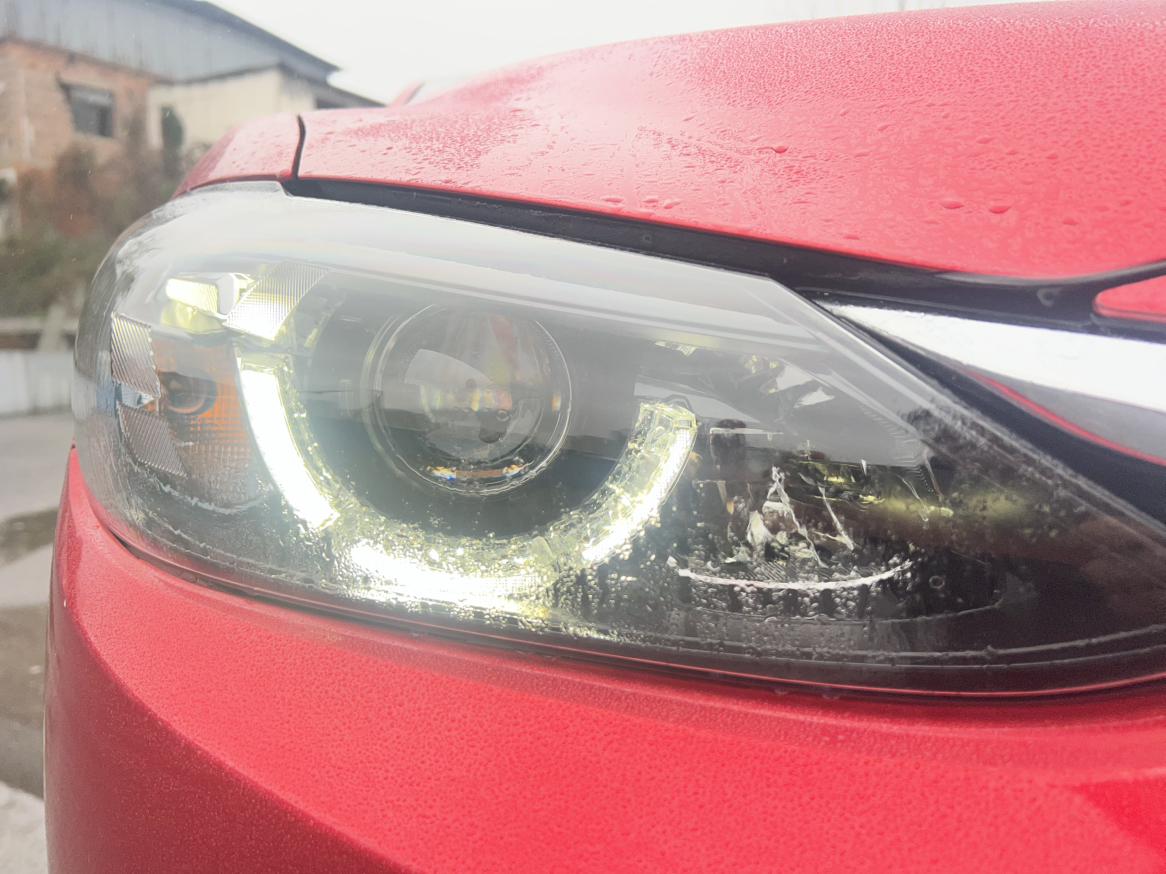 Mazda Atenza 2019 thumb 6