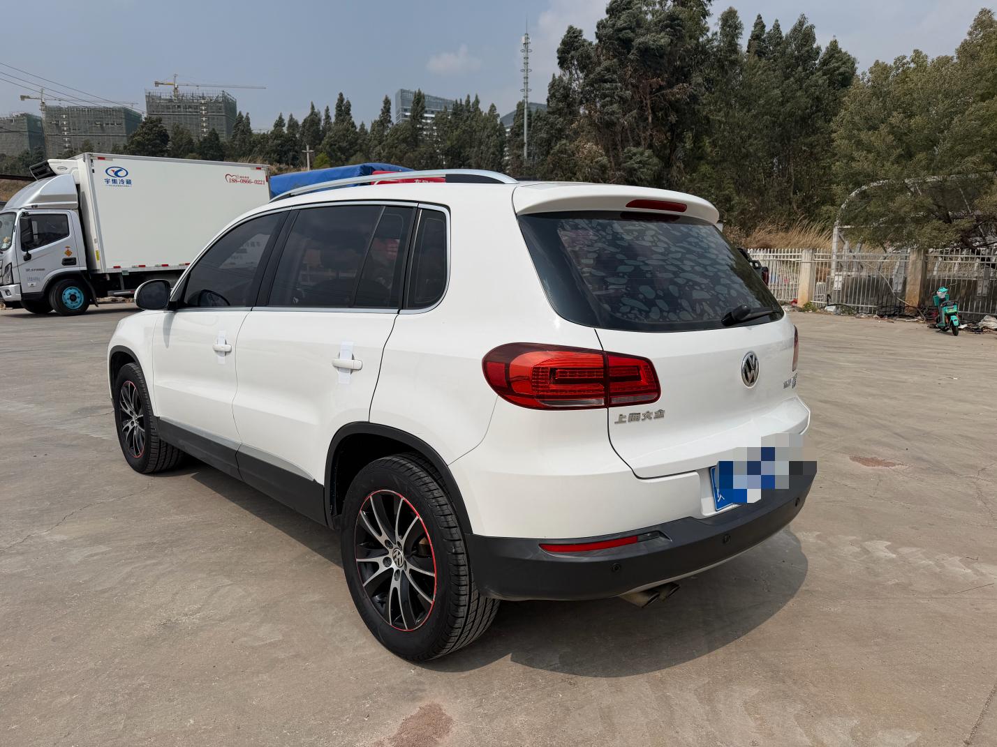 Volkswagen Tiguan 2015 thumb 3