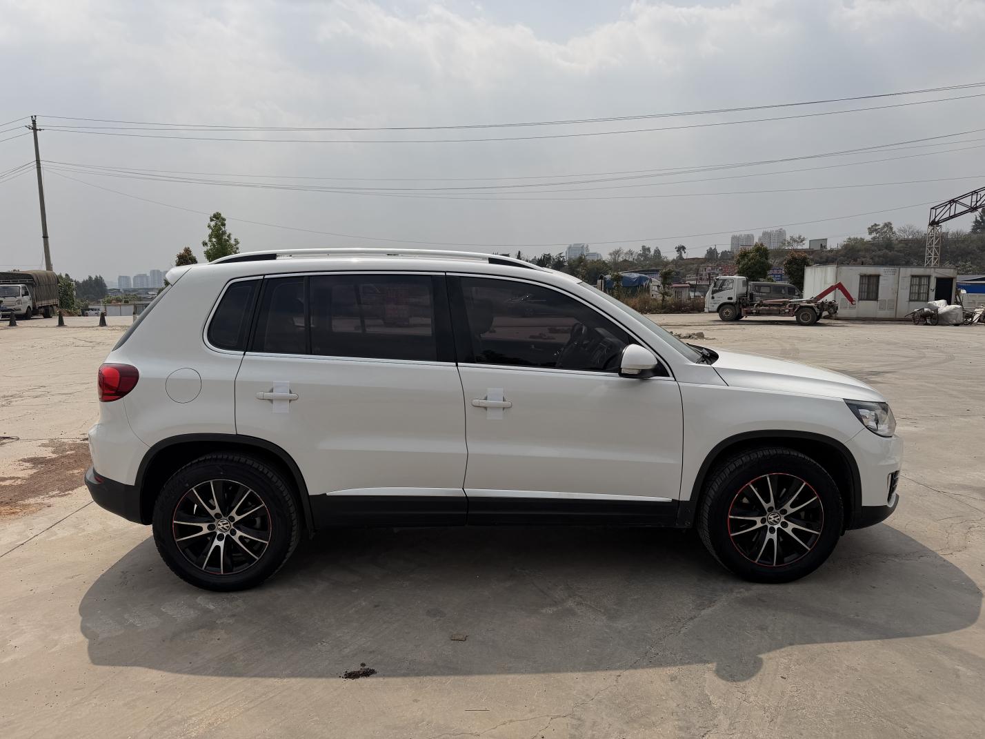 Volkswagen Tiguan 2015 thumb 6