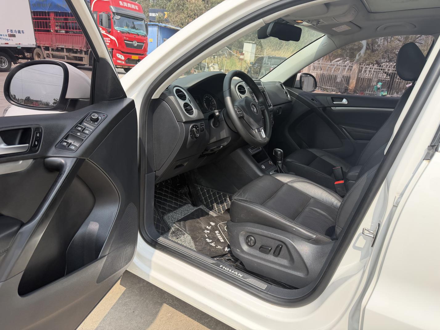 Volkswagen Tiguan 2015 thumb 9