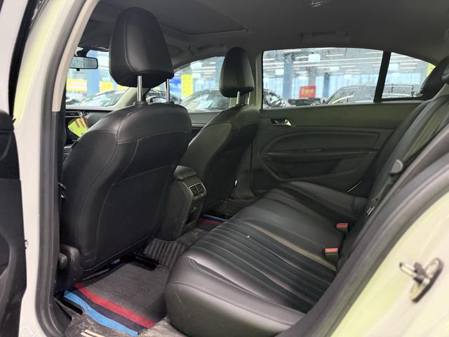 Peugeot 408 2020 thumb 3