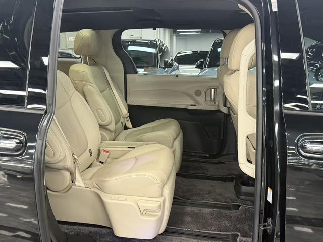 Toyota Sienna 2021 thumb 6