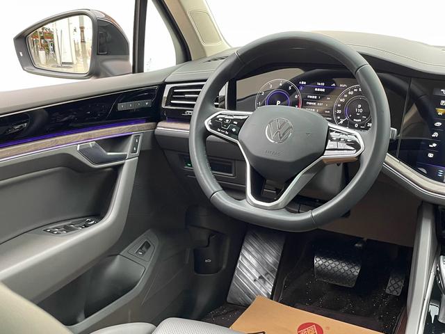 Volkswagen Touareg 2023 thumb 3