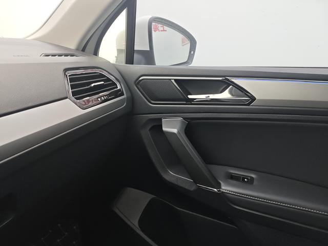 Volkswagen Tiguan 2021 thumb 8