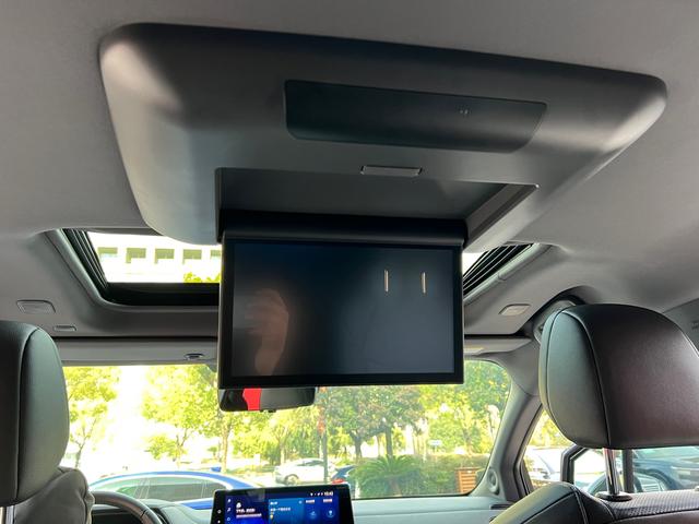 Toyota Sienna 2024 thumb 2