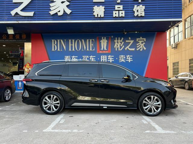 Toyota Sienna 2024 thumb 4