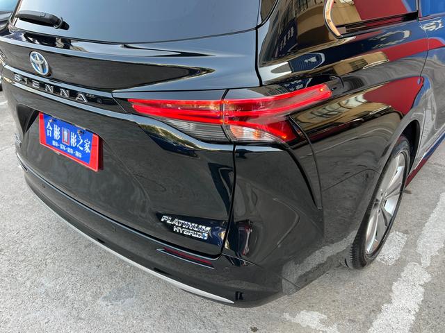 Toyota Sienna 2024 thumb 6