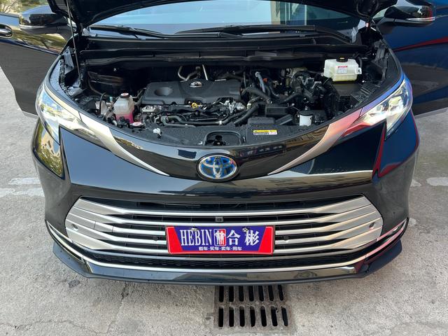 Toyota Sienna 2024 thumb 12