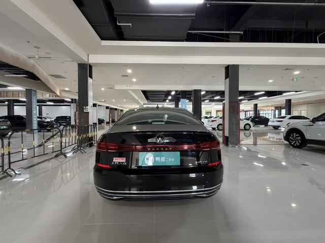 Volkswagen Passat 2023 thumb 2