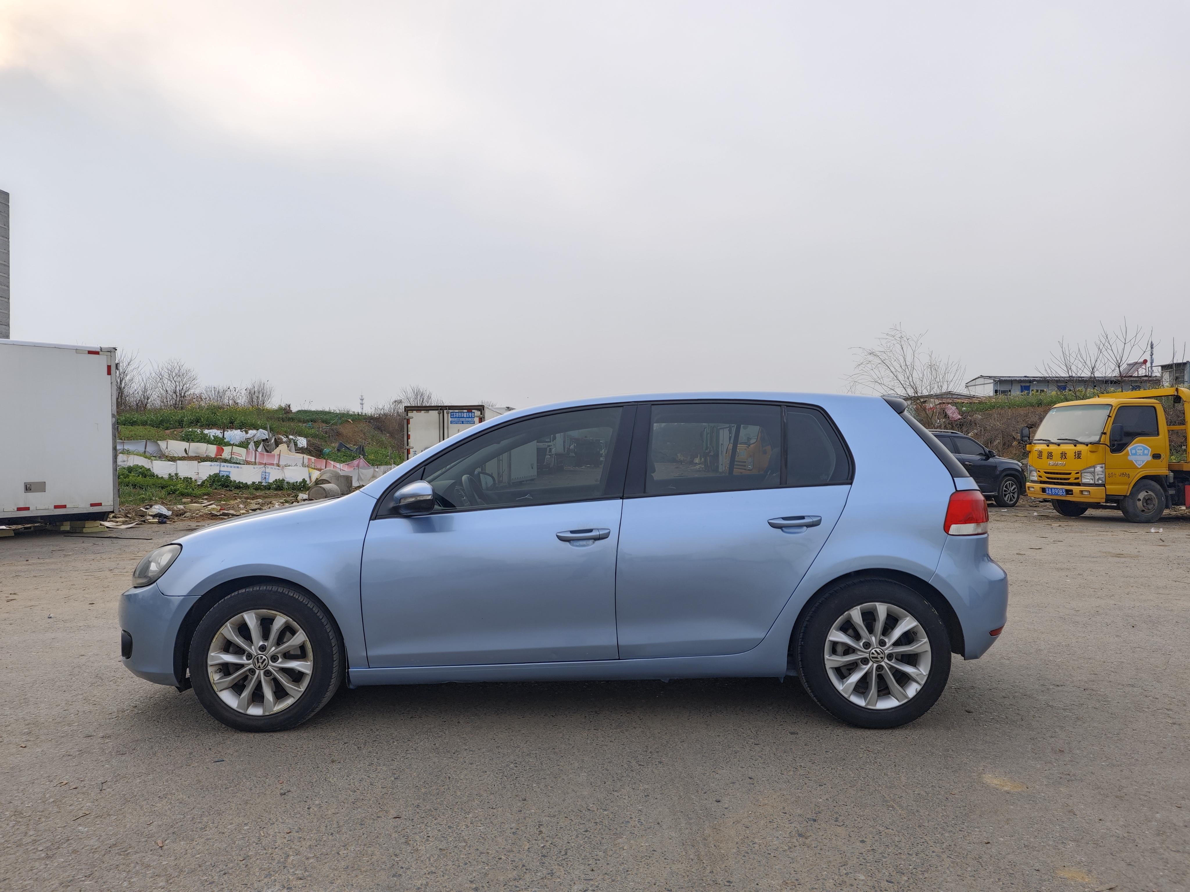 Volkswagen Golf 2012 thumb 2