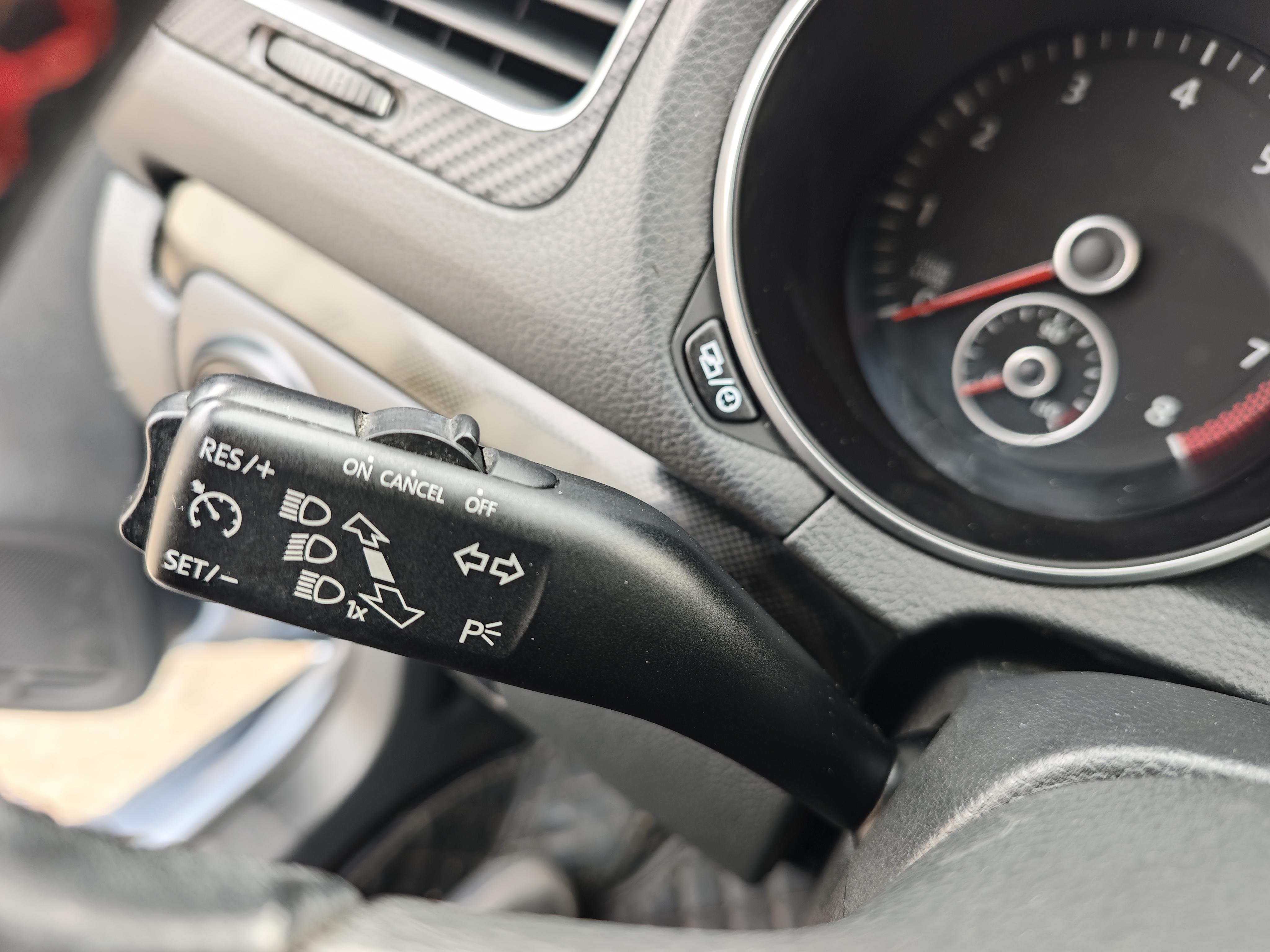 Volkswagen Golf 2012 thumb 10