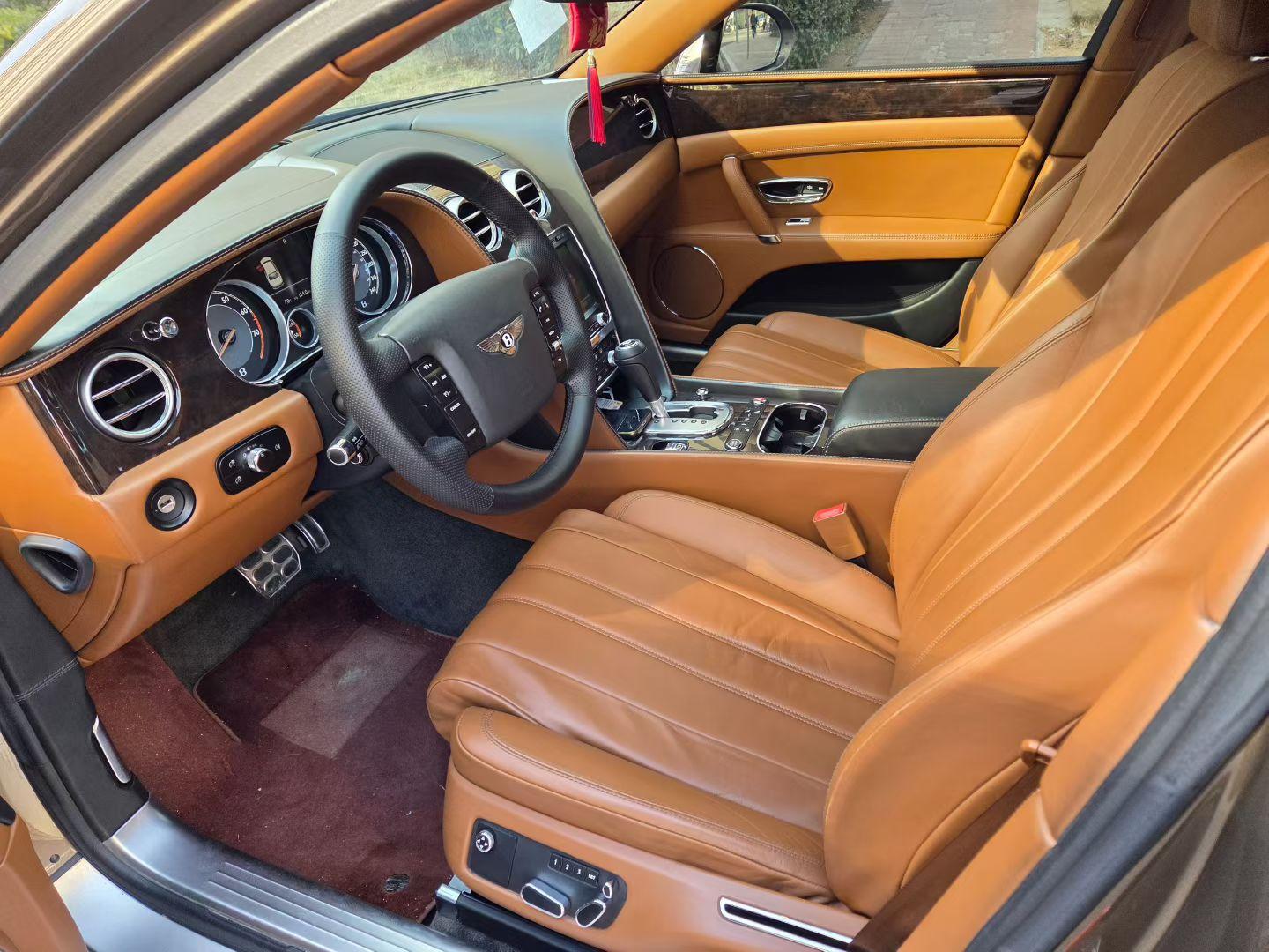 Bentley Flying Spur 2016 thumb 6
