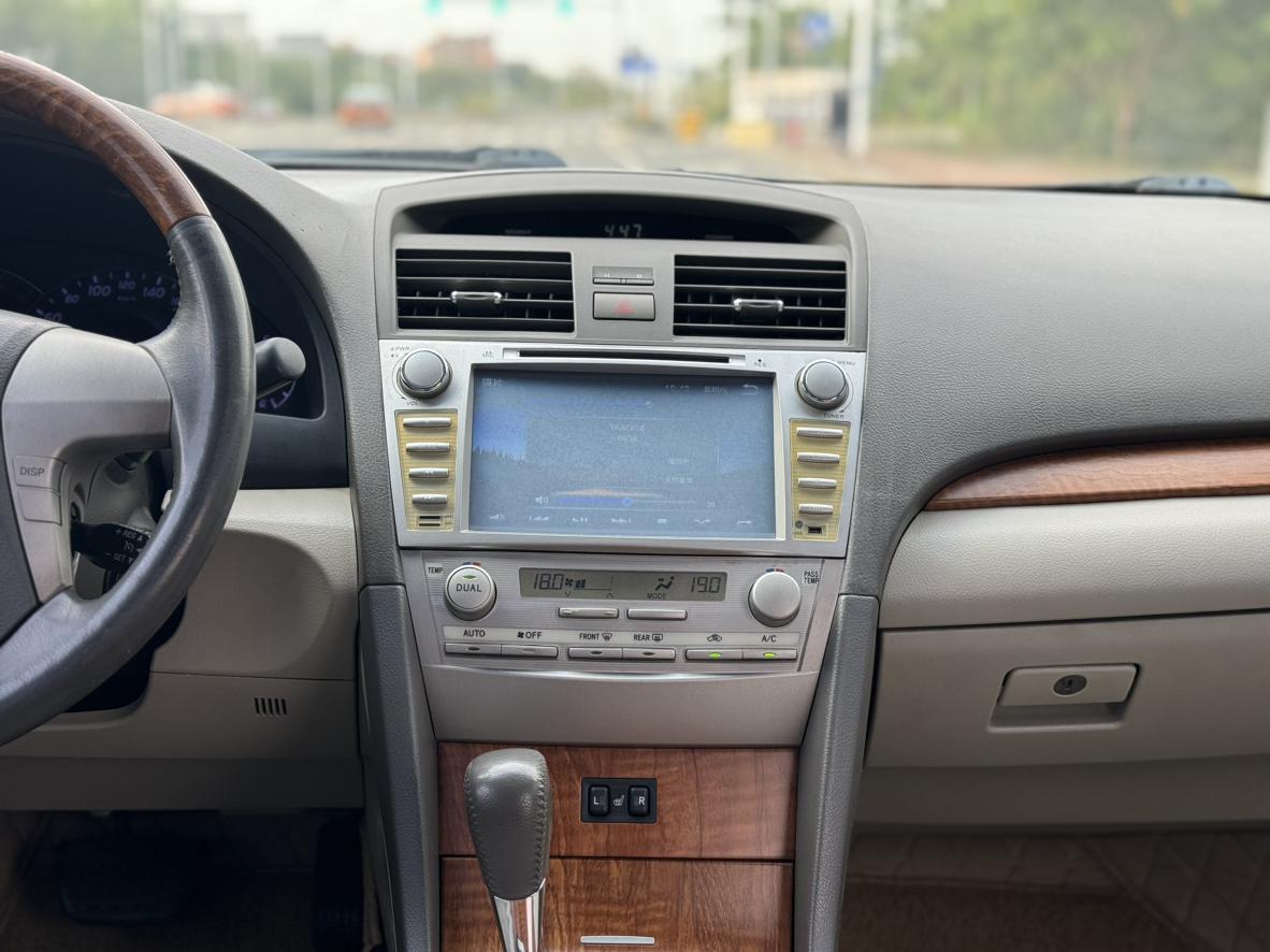 Toyota Camry 2011 thumb 8