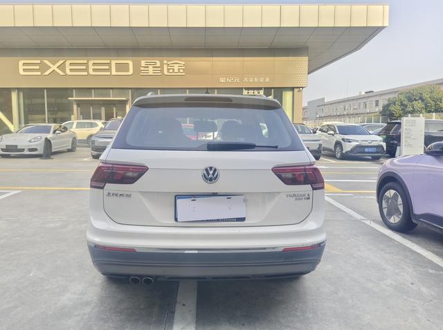 Volkswagen Tiguan 2019 thumb 3