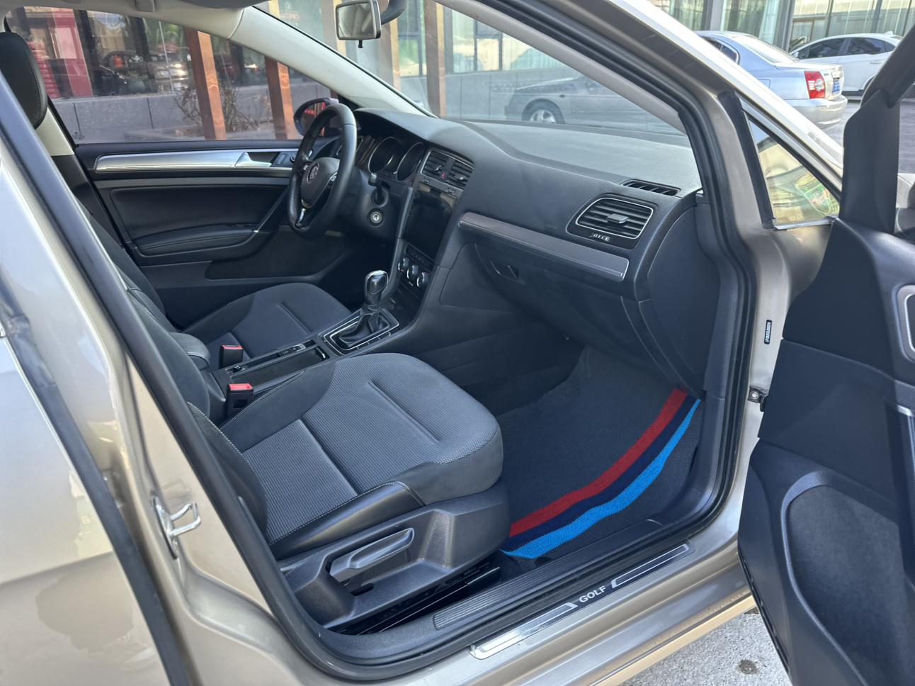 Volkswagen Golf 2018 thumb 9