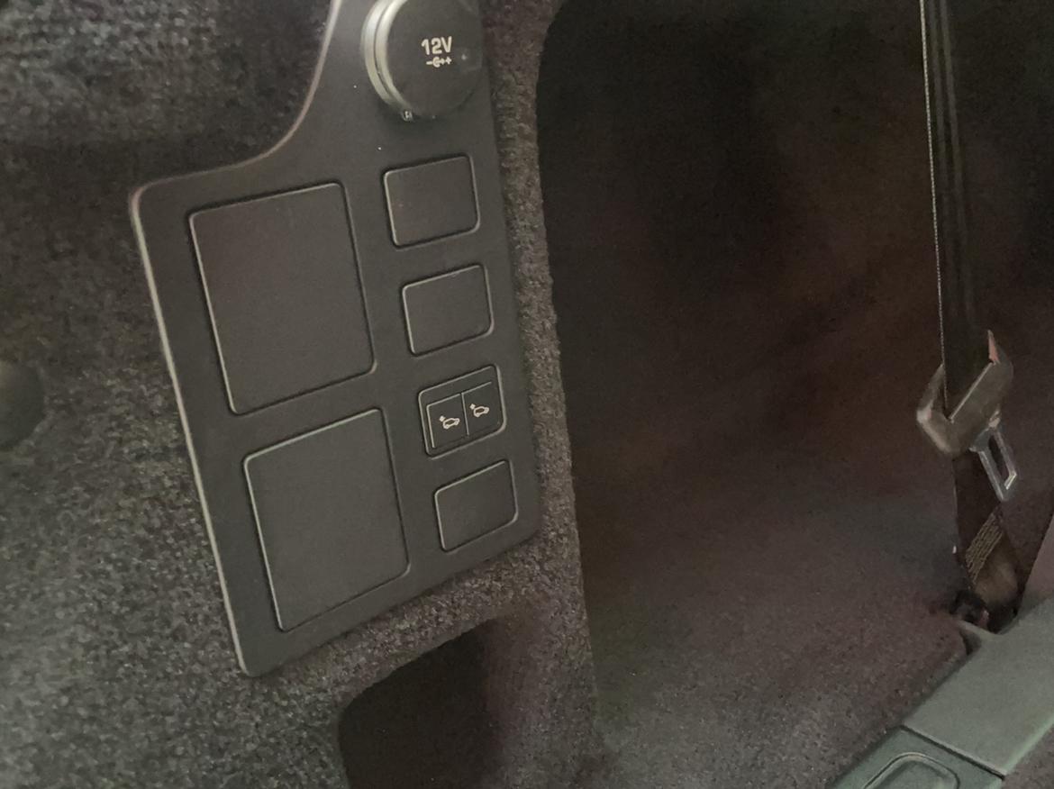 Land Rover Discovery 2018 thumb 11