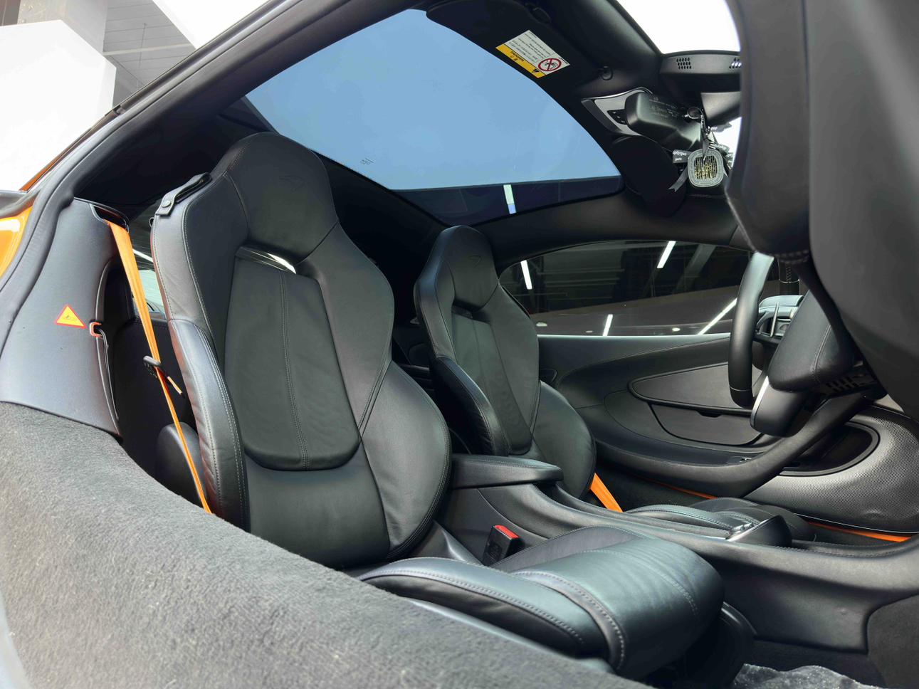 McLaren 570S 2019 thumb 10