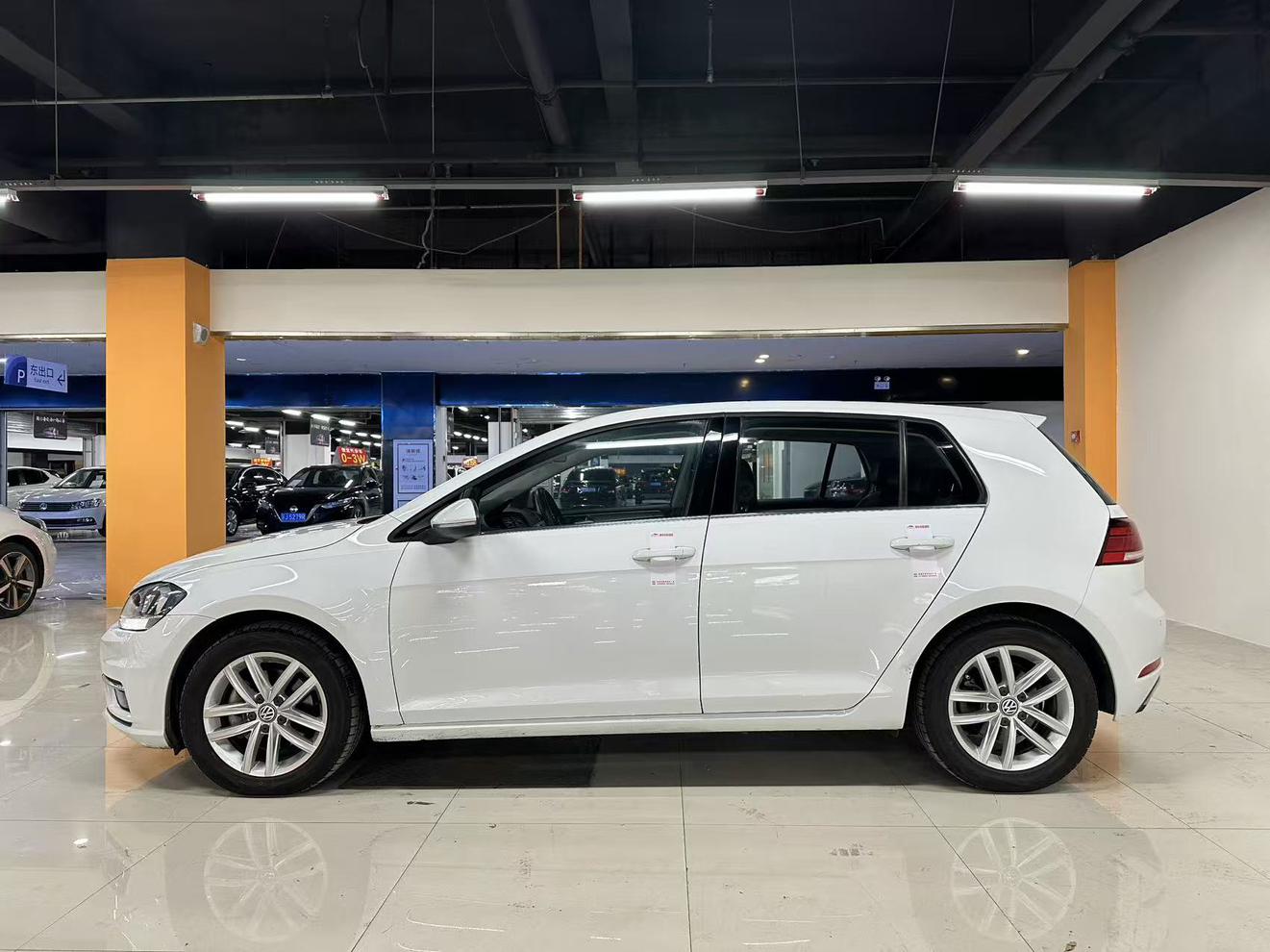 Volkswagen Golf 2018 thumb 2