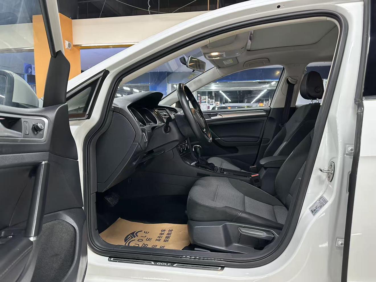 Volkswagen Golf 2018 thumb 12