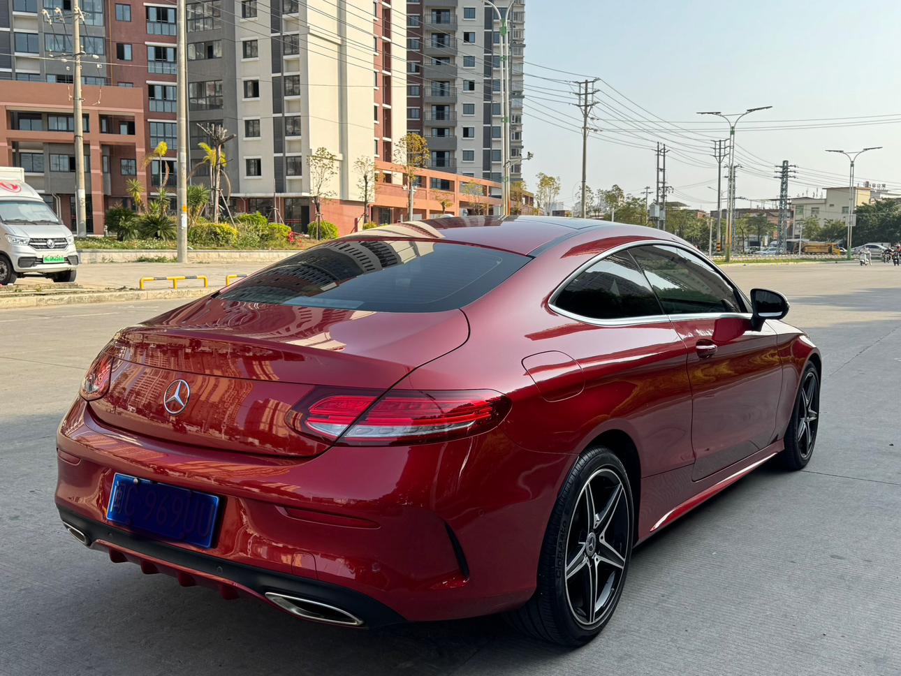 Mercedes-Benz C-Class 2018 thumb 5