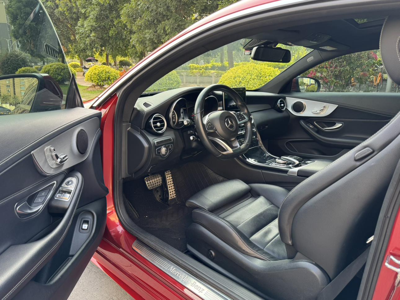 Mercedes-Benz C-Class 2018 thumb 7