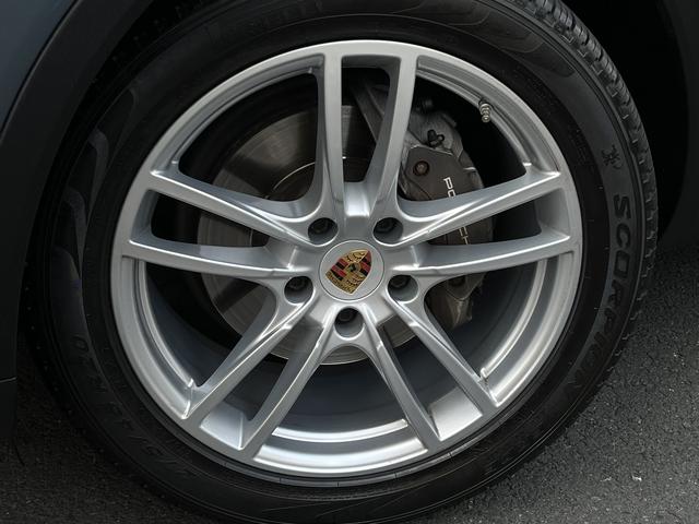 Porsche Cayenne 2019 thumb 4