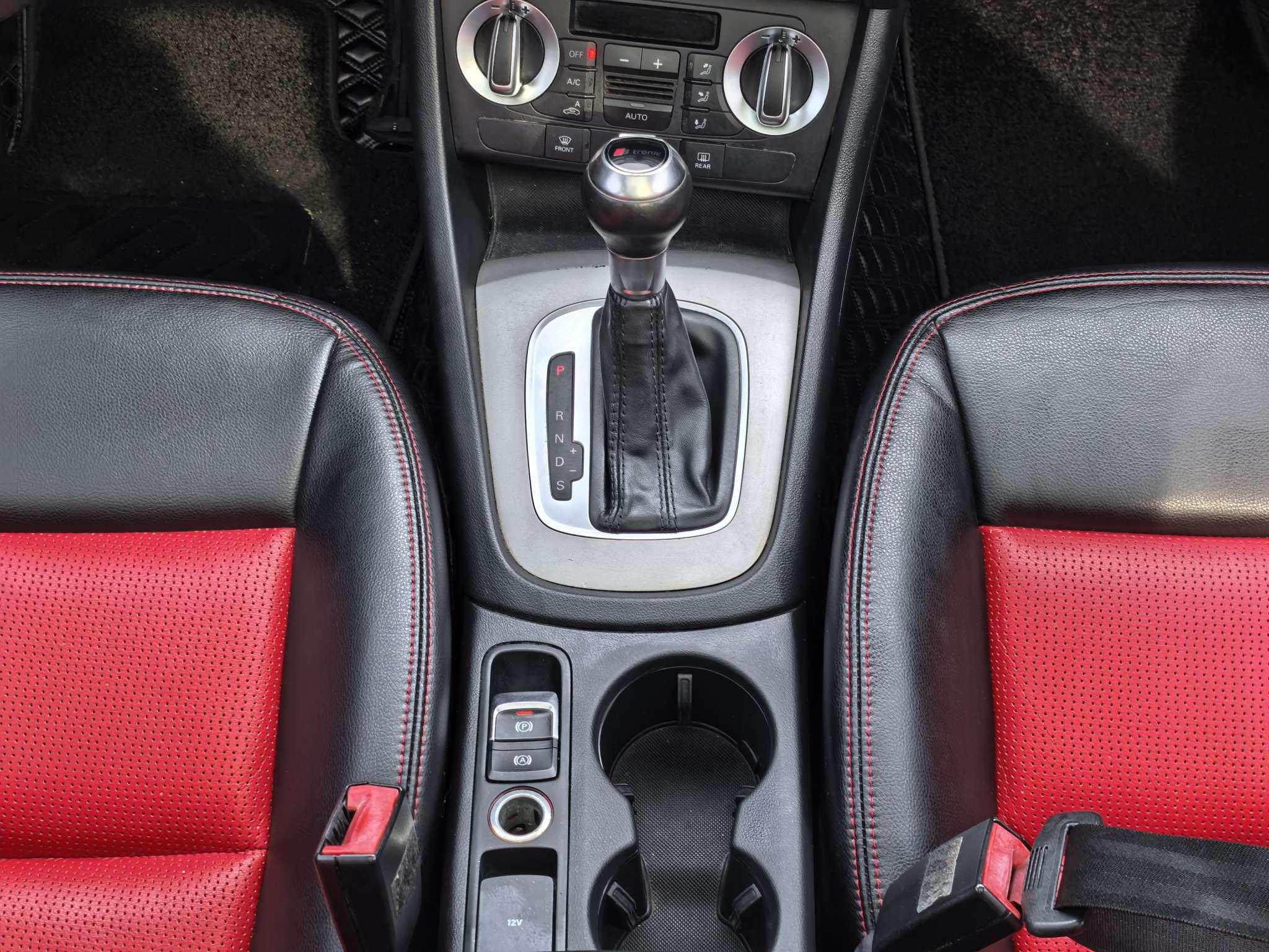 Audi Q3 2015 thumb 12