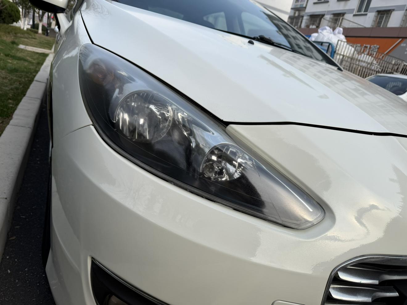 Peugeot 308 2014 thumb 8