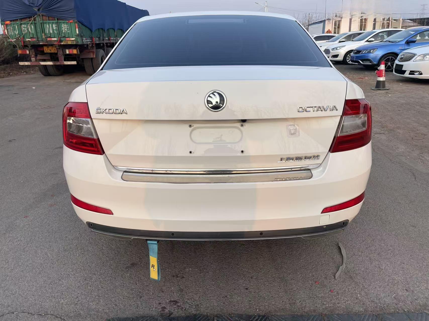 Skoda Octavia 2017 thumb 3